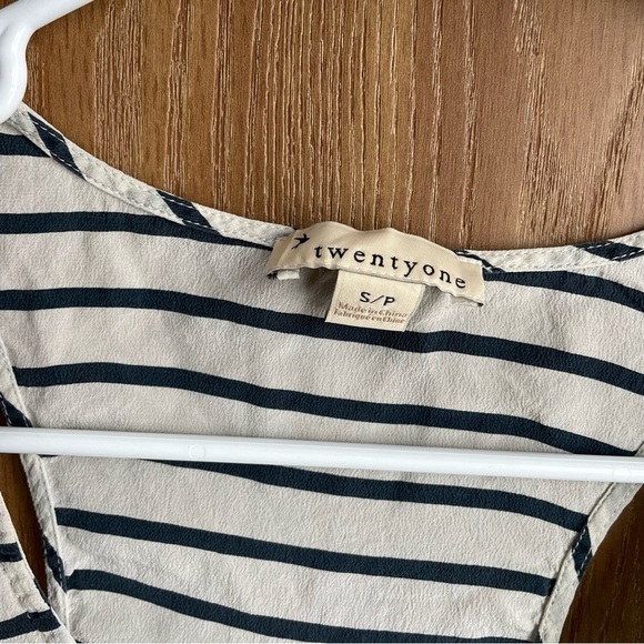 100% silk Striped Tank Size Small - Picture 3 of 5